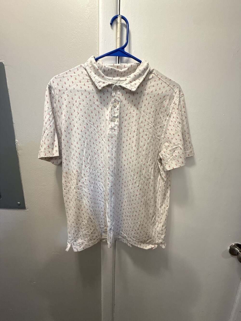 UNTUCKit Zandt Printed Performance Polo Large White Coral Sailboat